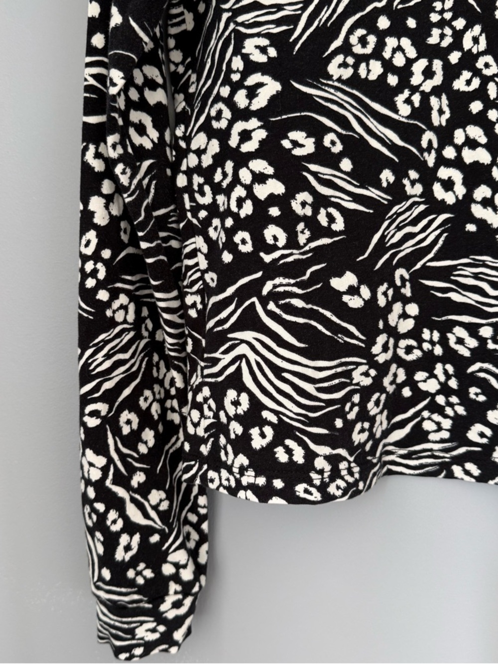 Anthropologie Adventurer Black and White Floral Mock Neck Top - Picture 4 of 7